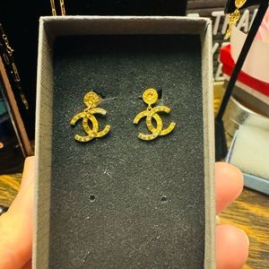18K Saudi Gold Dangling Earrings Real Gold Pawnable